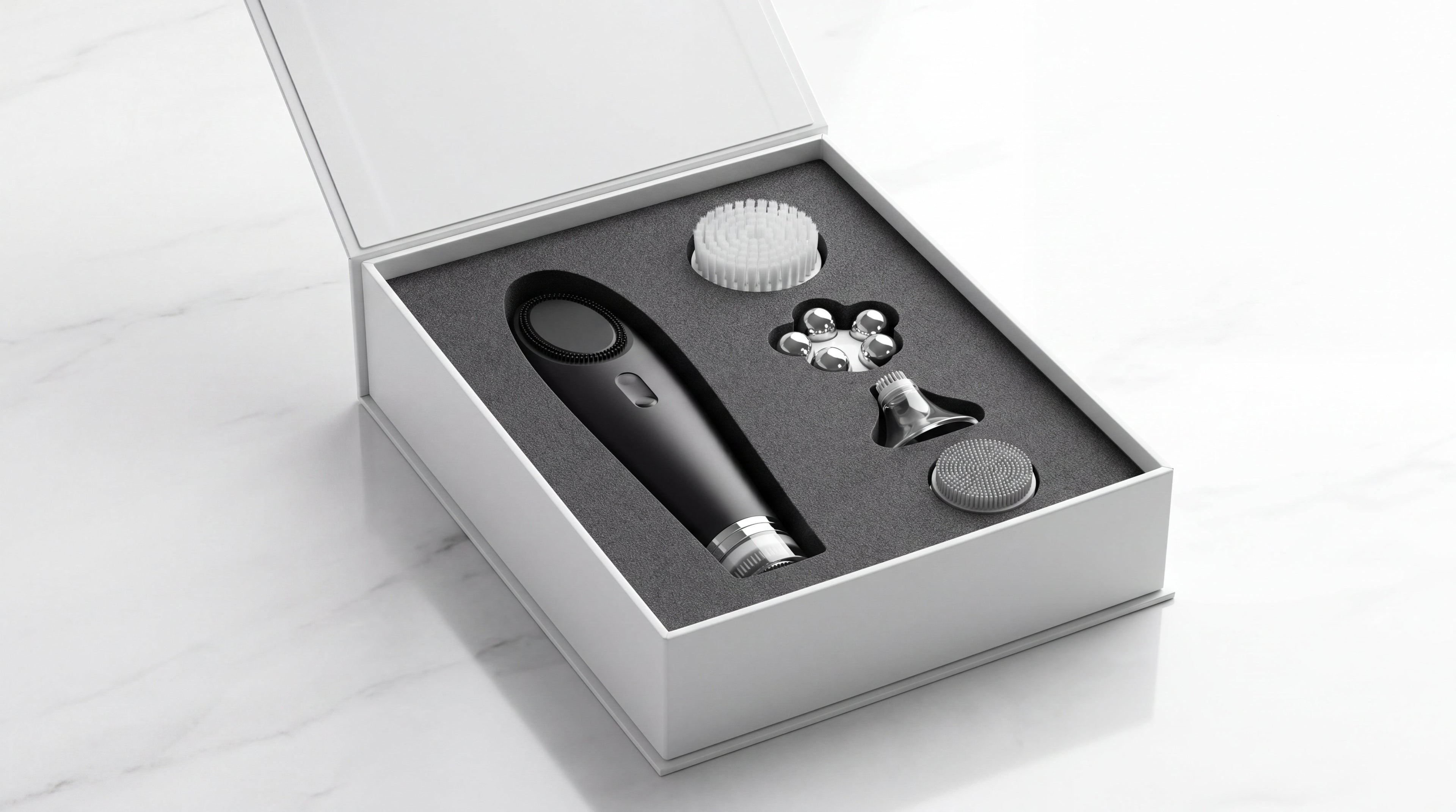 Manivos Face Cleansing Brush in Schwarz